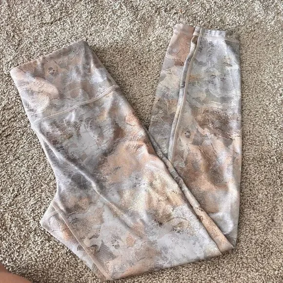 Athleta Elation Ultra High Rise Gilded Tight Cream Gray Subtle Metallic Gold S - Picture 3 of 6